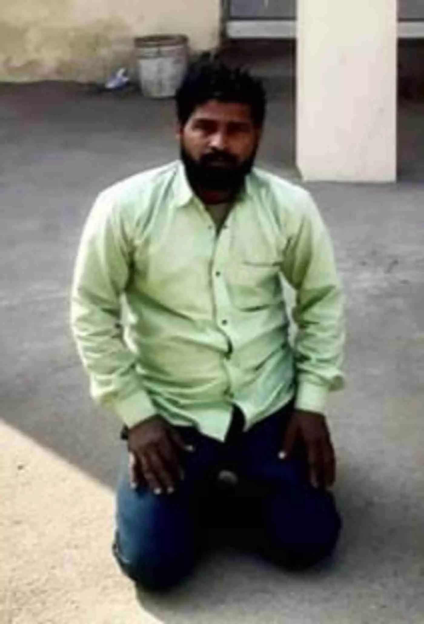 भीलवाड़ा: 9 साल से पुलिस को छका रहा 5000 का इनामी दुष्कर्मी जयपुर से दबोचा गया भीलवाड़ा: 9 साल से पुलिस को छका रहा 5000 का इनामी दुष्कर्मी जयपुर से दबोचा गया