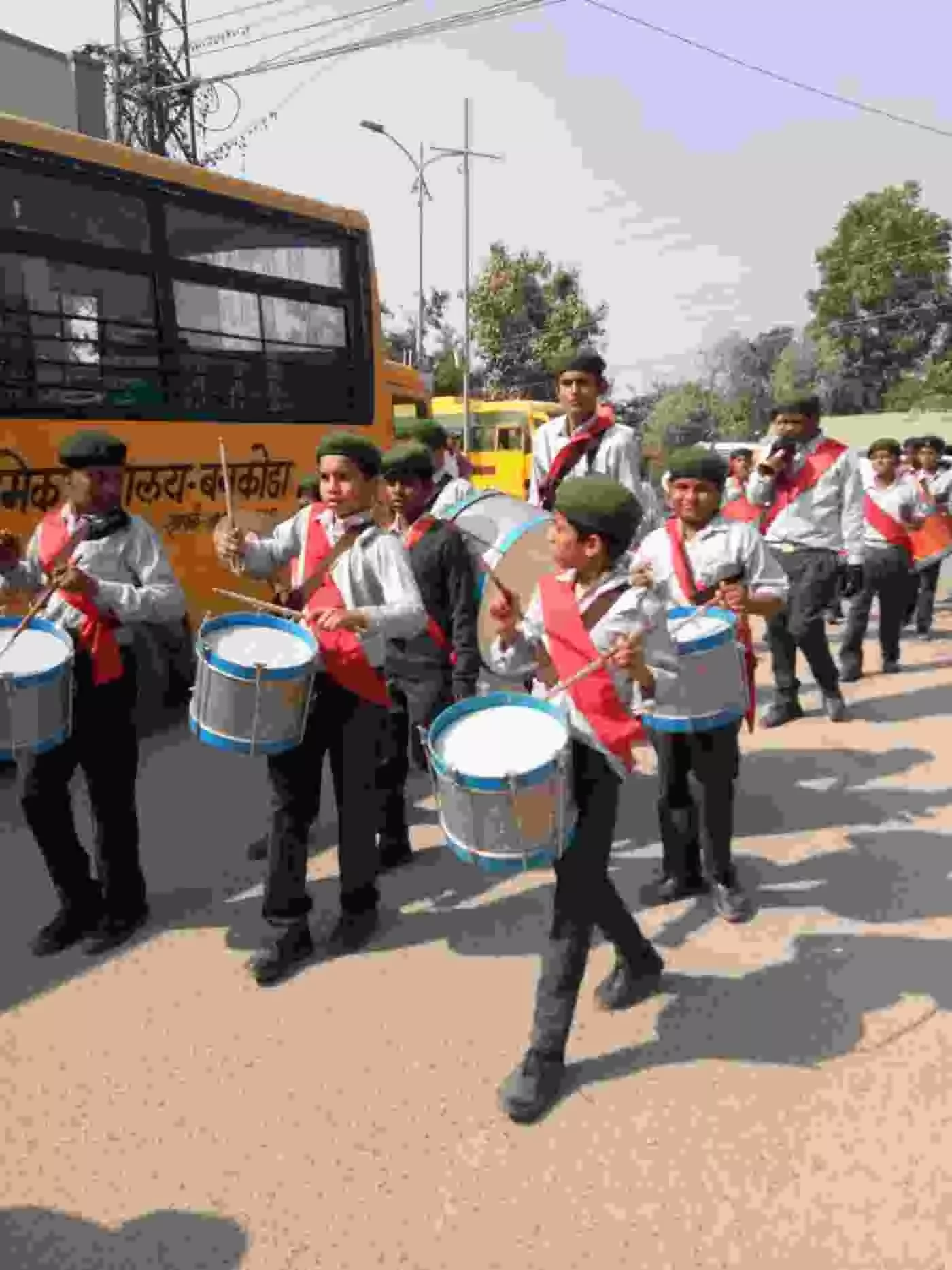 डूंगरपुर: विद्या निकेतन में स्वामी विवेकानंद जयंती पर स्वदेशी संकल्प दौड़ और घोष संचलन का भव्य आयोजन डूंगरपुर: विद्या निकेतन में स्वामी विवेकानंद जयंती पर स्वदेशी संकल्प दौड़ और घोष संचलन का भव्य आयोजन