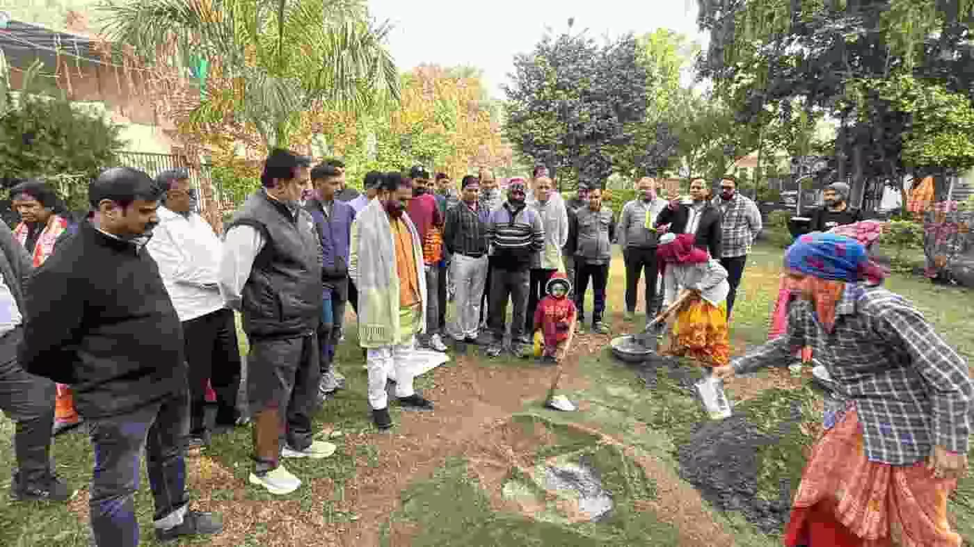 जनता के पैसे की पाई-पाई का हिसाब होगा – विधायक संदीप शर्मा ने कड़े तेवर के साथ विकास कार्यों का लिया जायजा जनता के पैसे की पाई-पाई का हिसाब होगा – विधायक संदीप शर्मा ने कड़े तेवर के साथ विकास कार्यों का लिया जायजा
