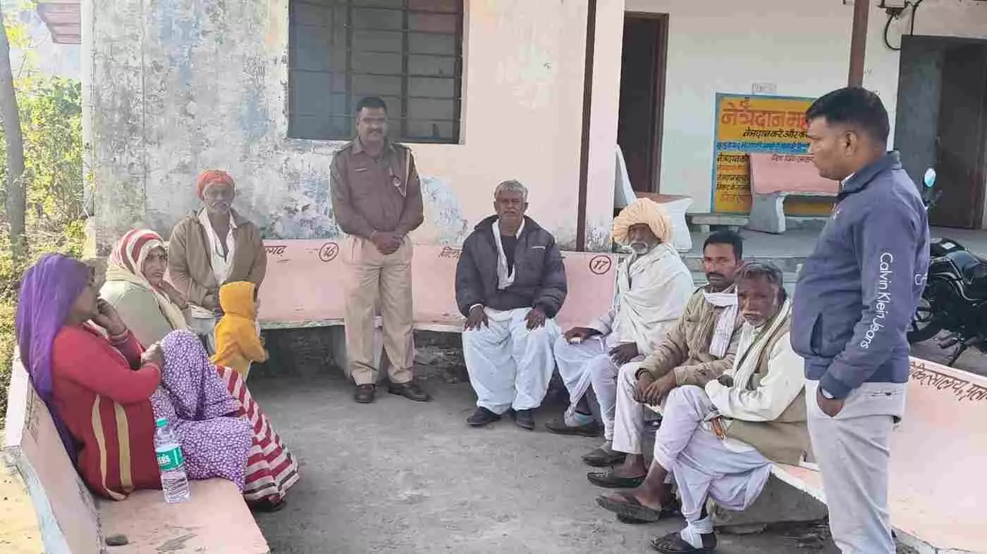 प्रतापगढ़: सियाखेड़ी में अज्ञात वाहन ने बुजुर्ग को रौंदा, उपचार के दौरान तोड़ा दम, परिजनों में मचा कोहराम प्रतापगढ़: सियाखेड़ी में अज्ञात वाहन ने बुजुर्ग को रौंदा, उपचार के दौरान तोड़ा दम, परिजनों में मचा कोहराम