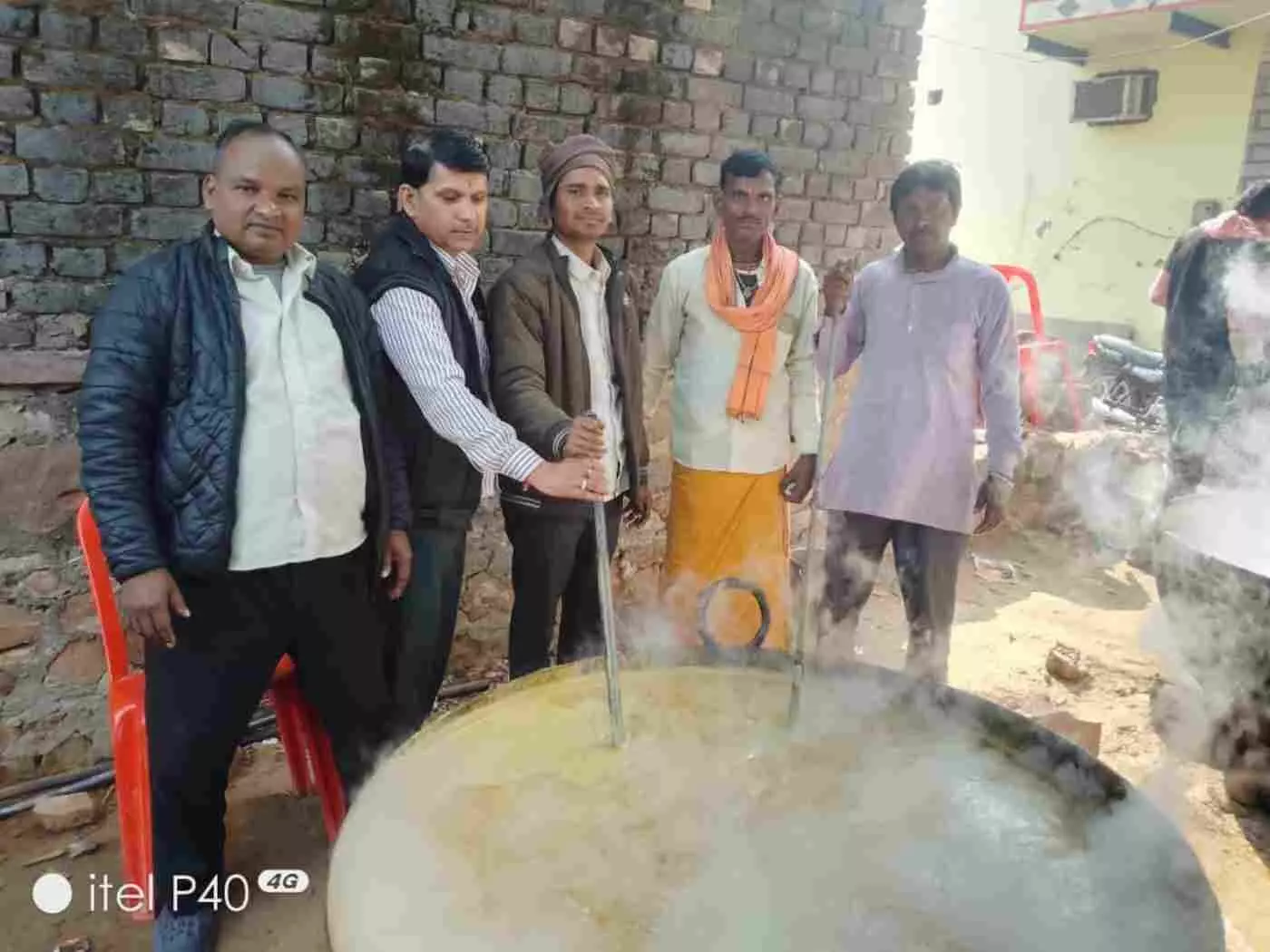 भुसावर: रात वाले हनुमानजी मंदिर में उमड़ा आस्था का सैलाब, 11 मन सामग्री से तैयार अन्नकूट प्रसादी का हजारों ने लिया लाभ भुसावर: रात वाले हनुमानजी मंदिर में उमड़ा आस्था का सैलाब, 11 मन सामग्री से तैयार अन्नकूट प्रसादी का हजारों ने लिया लाभ