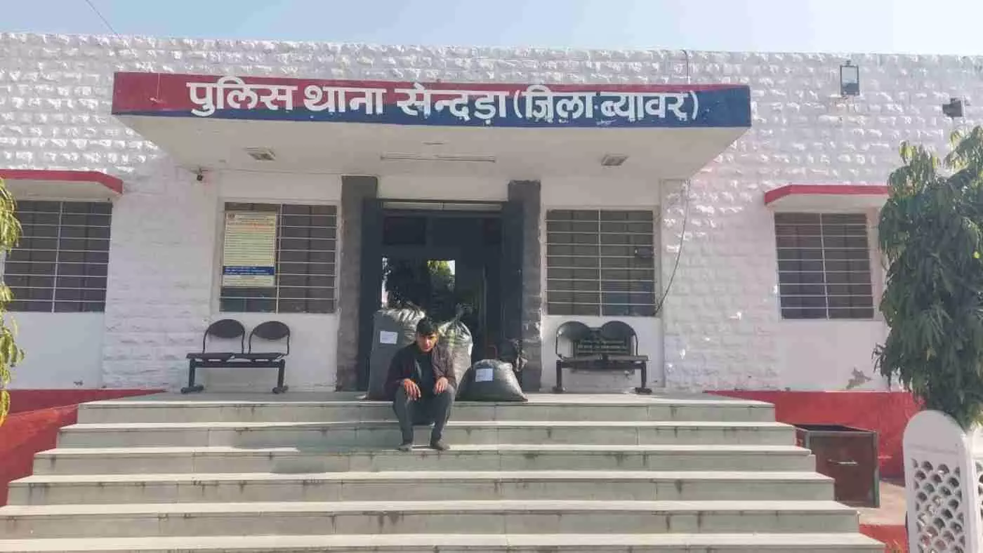 ब्यावर: सेन्दड़ा पुलिस की बड़ी सर्जिकल स्ट्राइक, फिल्मी स्टाइल में पीछा कर पकड़ी डोडा पोस्त से भरी कार ब्यावर: सेन्दड़ा पुलिस की बड़ी सर्जिकल स्ट्राइक, फिल्मी स्टाइल में पीछा कर पकड़ी डोडा पोस्त से भरी कार
