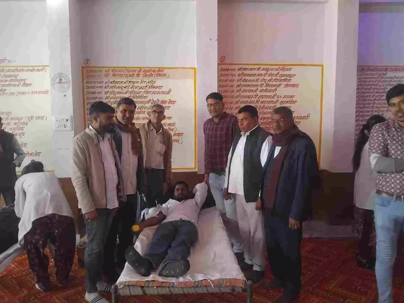 कांकरवा: मातृकुंडिया में उमड़ा सेवा का सैलाब, निशुल्क चिकित्सा एवं रक्तदान शिविर में 250 रोगियों ने पाया स्वास्थ्य लाभ