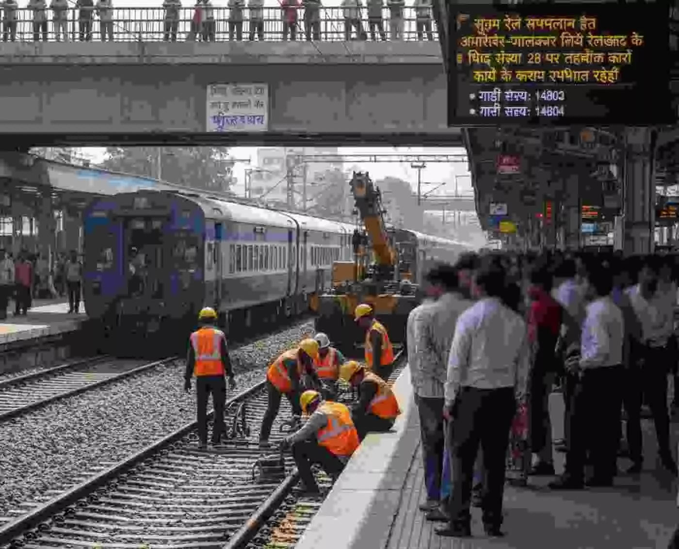 Ai generated image-अमृतसर-जालंधर रेलखंड पर पुल मरम्मत कार्य: जम्मू जाने वाली ट्रेनें प्रभावित, यात्रियों की बढ़ेगी मुश्किलें Ai generated image-अमृतसर-जालंधर रेलखंड पर पुल मरम्मत कार्य: जम्मू जाने वाली ट्रेनें प्रभावित, यात्रियों की बढ़ेगी मुश्किलें