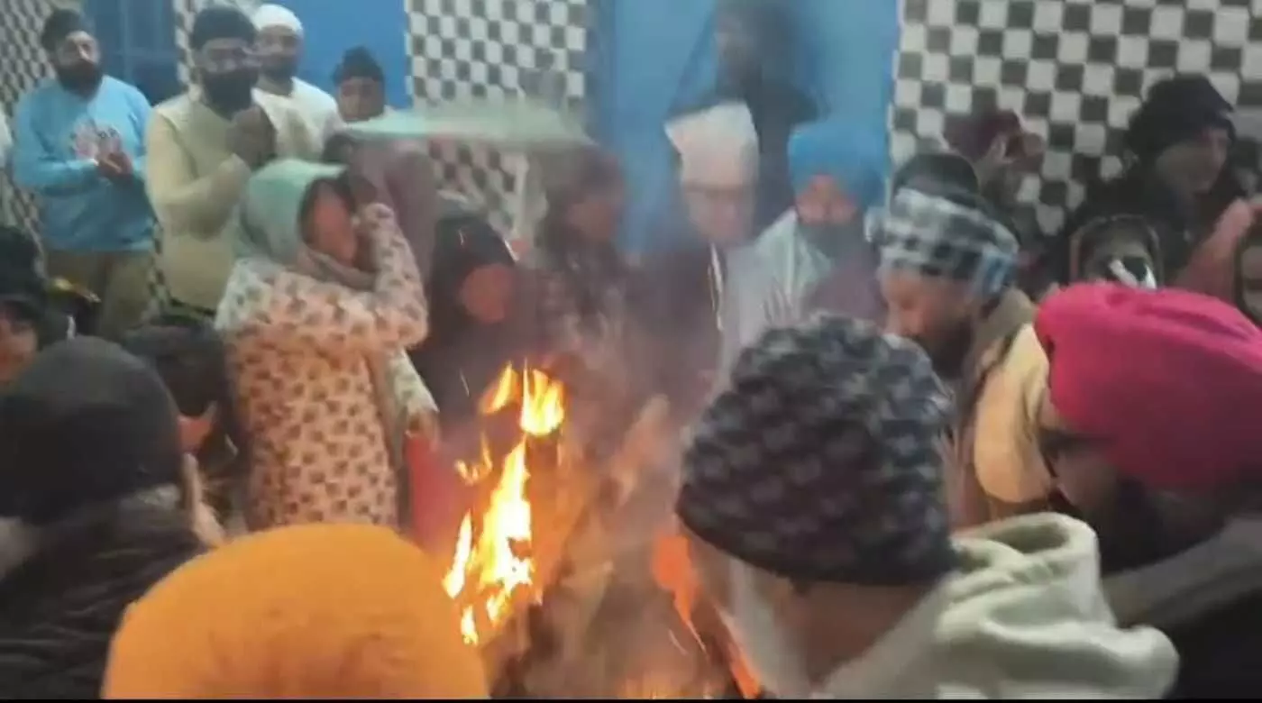 बयाना में लोहड़ी की धूम: पवित्र अग्नि के फेरों और भांगड़े की थाप के साथ सिख-पंजाबी समाज ने मनाया खुशियों का पर्व