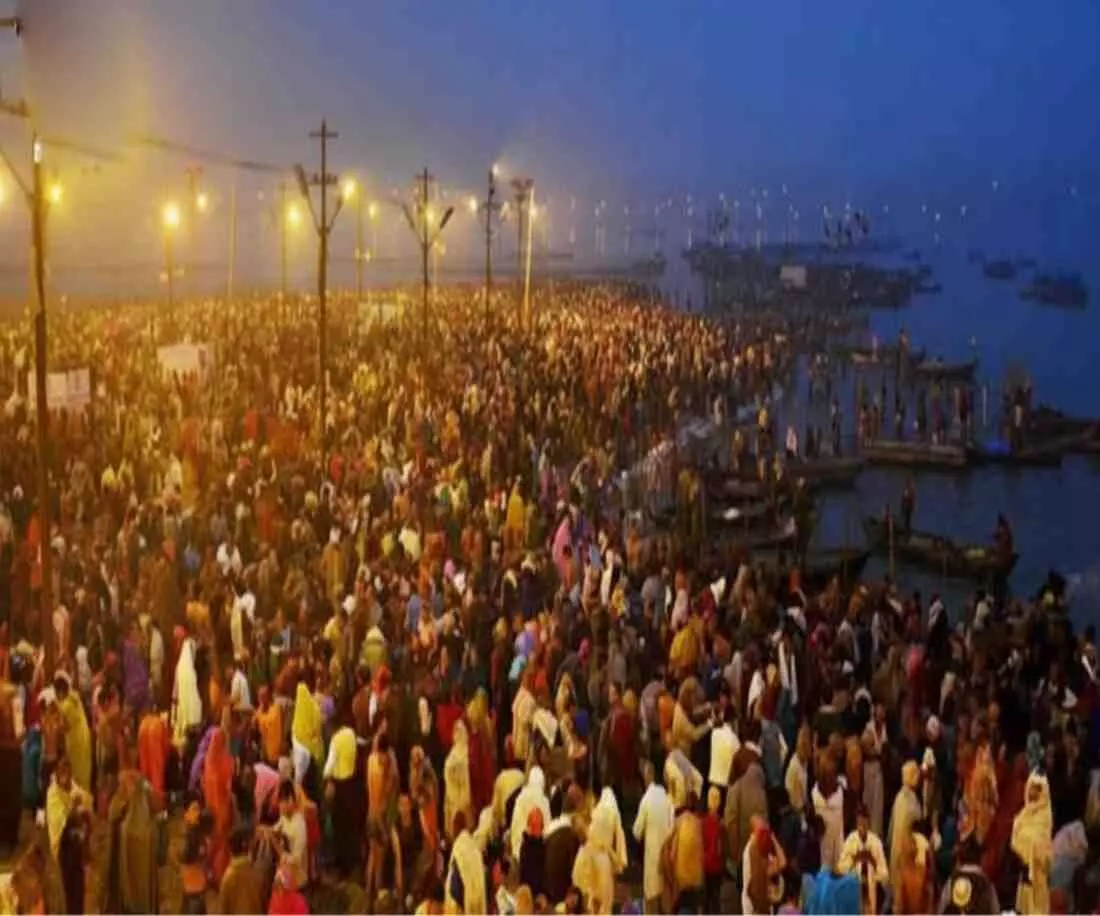 A flood of devotion surged at the Sangam banks in Prayagraj. A flood of devotion surged at the Sangam banks in Prayagraj.