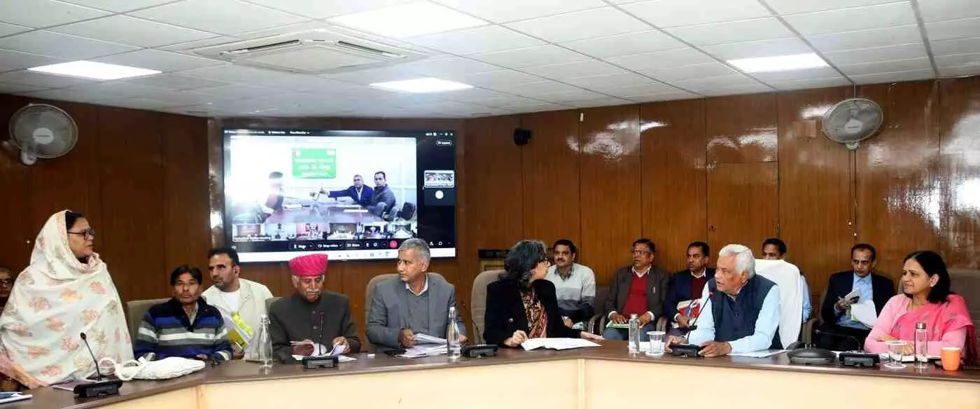 जयपुर: किसानों की खुशहाली के लिए सरकार का बड़ा संकल्प, लंबित दावों पर कृषि मंत्री डॉ. किरोड़ी लाल के सख्त तेवर जयपुर: किसानों की खुशहाली के लिए सरकार का बड़ा संकल्प, लंबित दावों पर कृषि मंत्री डॉ. किरोड़ी लाल के सख्त तेवर
