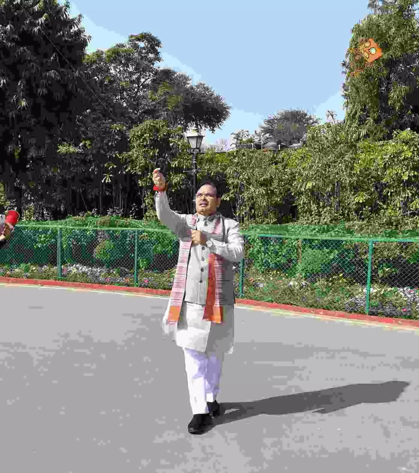 पिंक सिटी में उमड़ा आस्था और उल्लास का सैलाब: मुख्यमंत्री भजनलाल शर्मा ने जलमहल की पाल पर पेंच लड़ाकर किया पतंग उत्सव का शंखनाद
