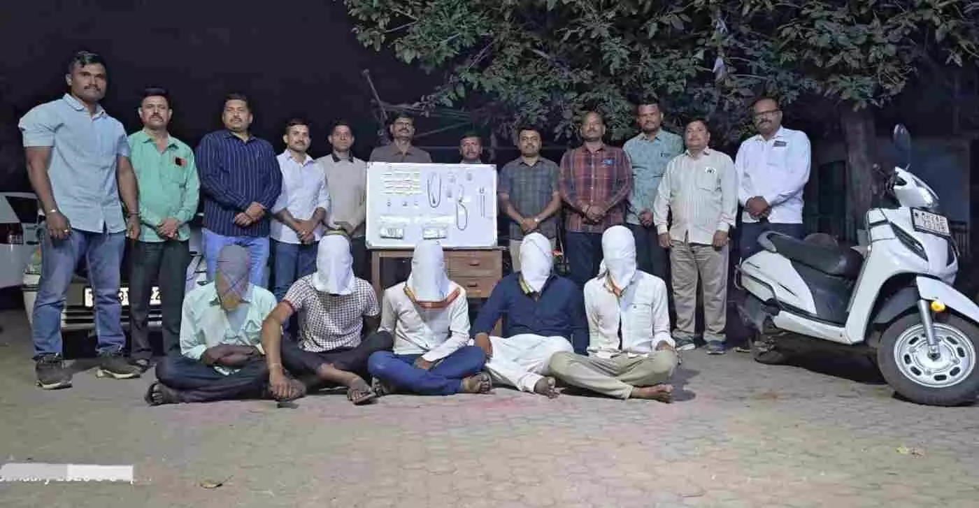 लातूर पुलिस का बड़ा धमाका: नकली सोने के जाल में फंसाने वाले अंतरराज्यीय गिरोह का पर्दाफाश, 5 गिरफ्तार!
