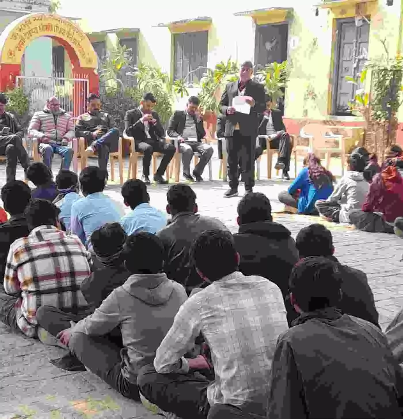 डीग: सावधान! कहीं आप भी तो नहीं हो रहे डिजिटल अरेस्ट के शिकार? विधिक शिविर में विद्यार्थियों को सिखाए सुरक्षा के गुर डीग: सावधान! कहीं आप भी तो नहीं हो रहे डिजिटल अरेस्ट के शिकार? विधिक शिविर में विद्यार्थियों को सिखाए सुरक्षा के गुर