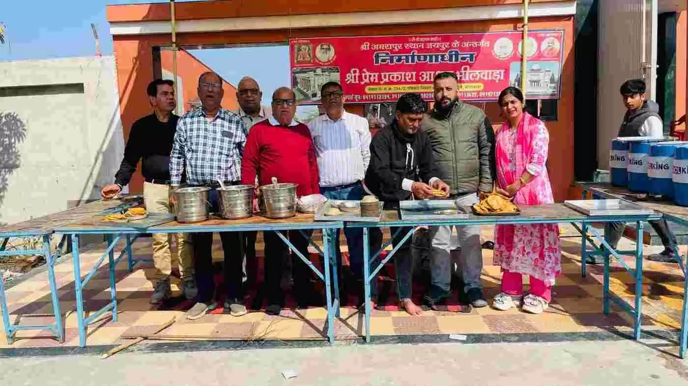 भीलवाड़ा के प्रेम प्रकाश आश्रम में मकर संक्रांति पर उमड़ा श्रद्धा का सैलाब: राहगीरों के लिए सजा अन्न क्षेत्र, भजनों की गूंज से भक्तिमय हुआ माहौल