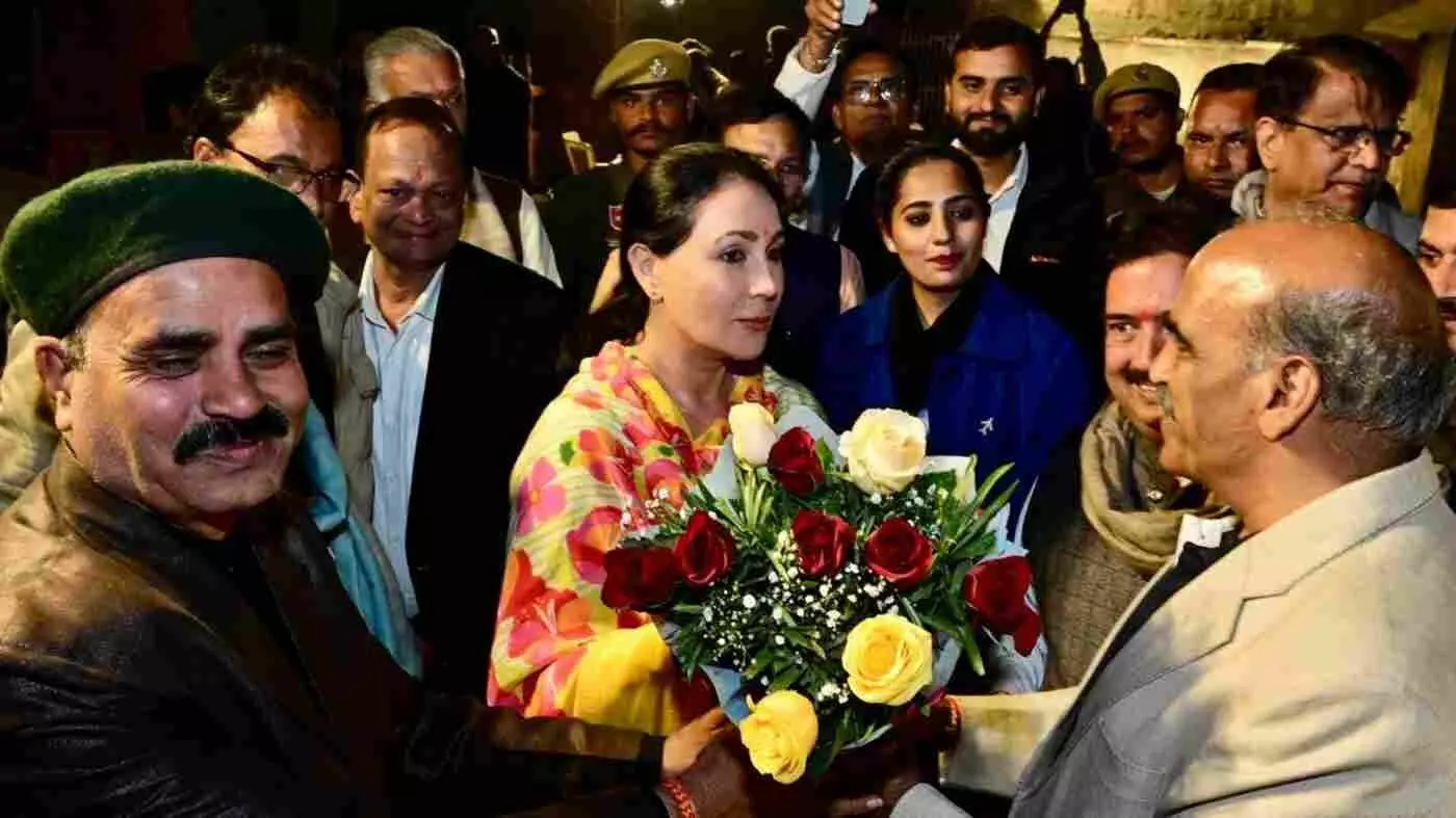 जयपुर के आसमान में उतरा सितारों का सैलाब: हवामहल की ओट से उपमुख्यमंत्री दिया कुमारी ने बिखेरी पर्यटन की नई चमक