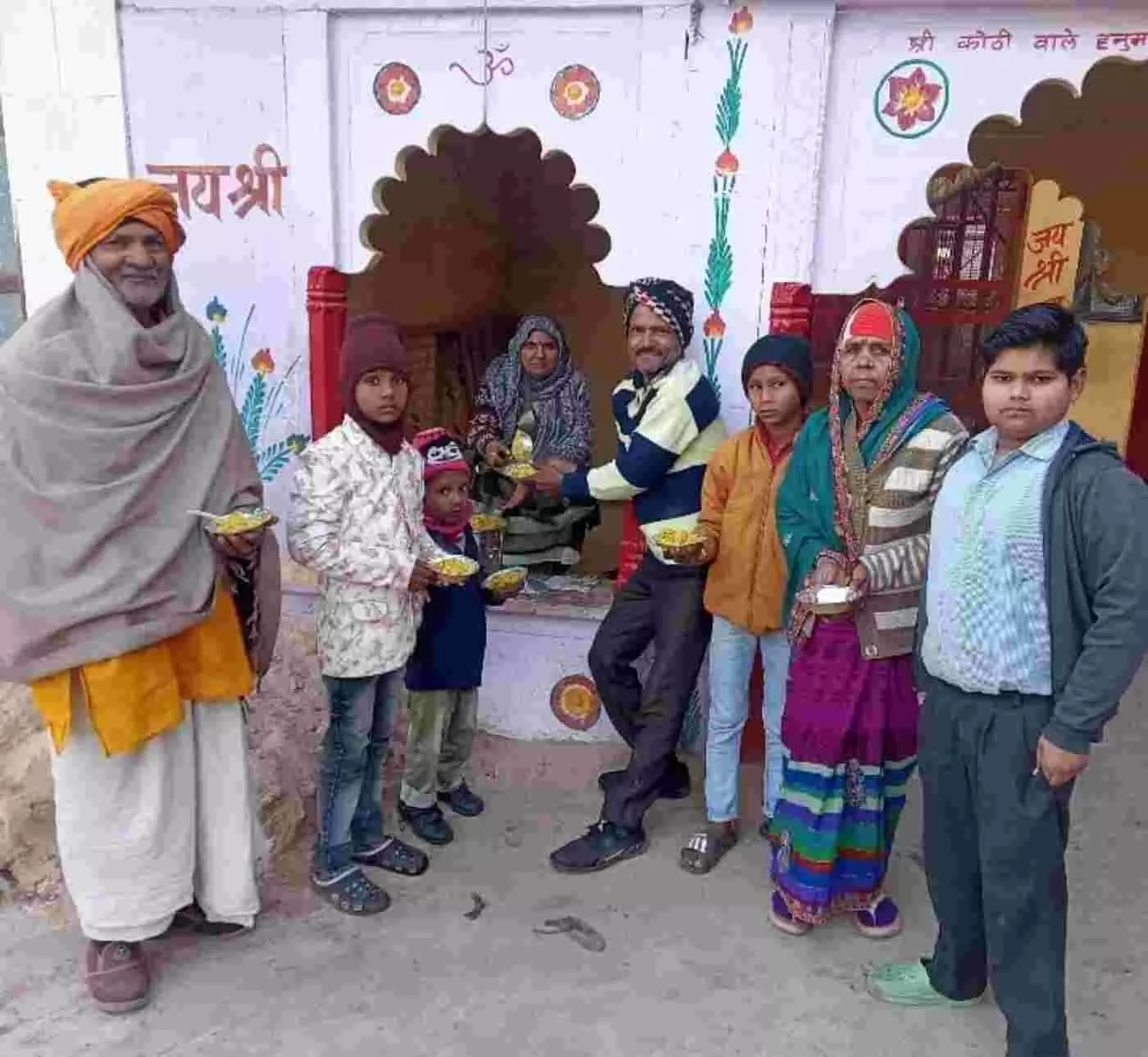 भुसावर में आस्था का सैलाब: मकर संक्रांति पर श्रद्धा और सेवा का अनूठा संगम, 21 किलो खिचड़ी के भोग से महका कोठी वाले हनुमान मंदिर