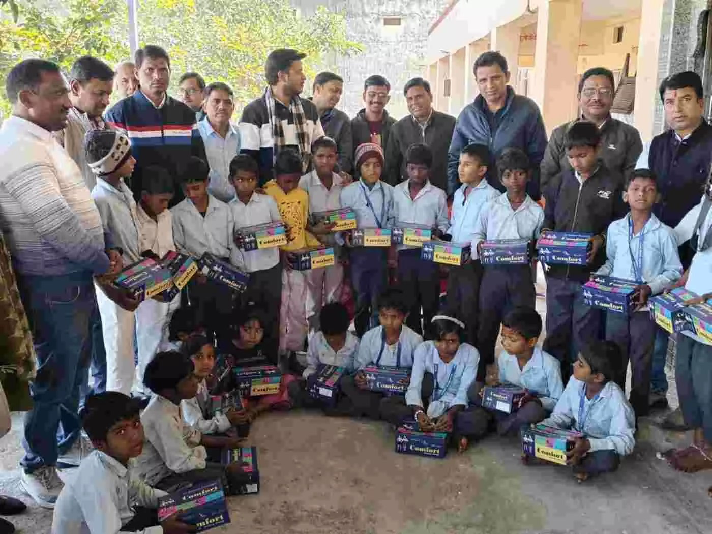 प्रतापगढ़: अचलावदा में कर्तव्य बोध की अनूठी मिसाल, जन्मदिन पर शिक्षक ने 195 नौनिहालों के चेहरों पर बिखेरी मुस्कान प्रतापगढ़: अचलावदा में कर्तव्य बोध की अनूठी मिसाल, जन्मदिन पर शिक्षक ने 195 नौनिहालों के चेहरों पर बिखेरी मुस्कान