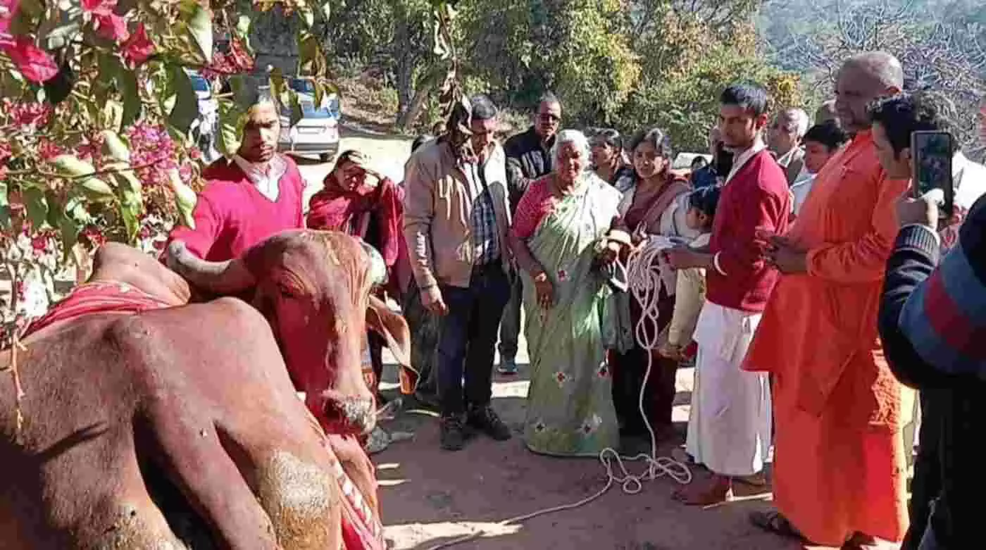 माउंट आबू: आर्ष गुरुकुल में उमड़ा श्रद्धा का सैलाब, स्वामी ओमानंद सरस्वती के सानिध्य में गौ-सेवा के साथ मनाया गया मकर संक्रांति का महापर्व माउंट आबू: आर्ष गुरुकुल में उमड़ा श्रद्धा का सैलाब, स्वामी ओमानंद सरस्वती के सानिध्य में गौ-सेवा के साथ मनाया गया मकर संक्रांति का महापर्व