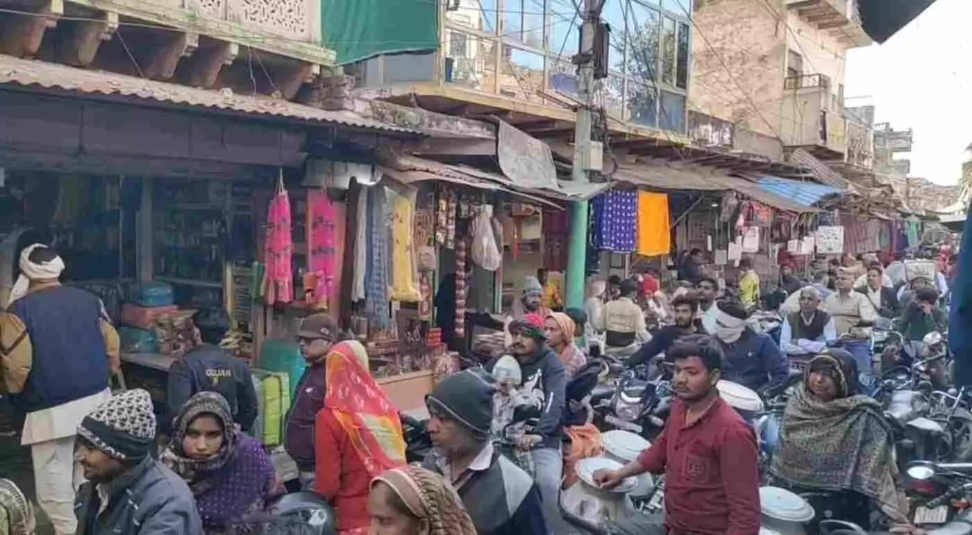 बयाना में भीषण जाम का तांडव: अतिक्रमण की भेंट चढ़ी कस्बे की रफ्तार, घंटों सड़कों पर कैद रहने को मजबूर आमजन
