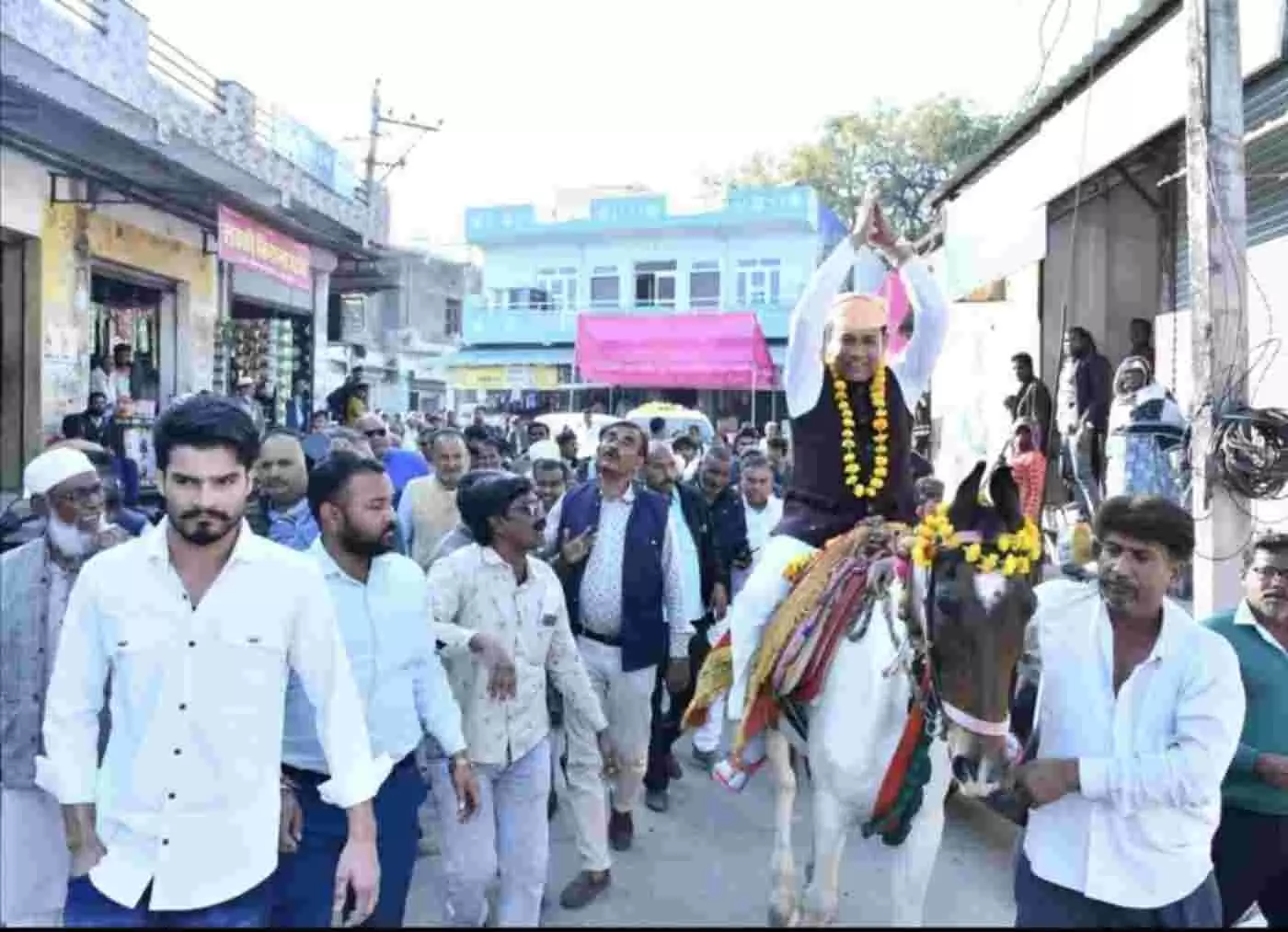 बारां: जन-जन के लाडले प्रमोद जैन भाया का गांवों में भव्य स्वागत, मतदाताओं के प्रति जताया आभार बारां: जन-जन के लाडले प्रमोद जैन भाया का गांवों में भव्य स्वागत, मतदाताओं के प्रति जताया आभार