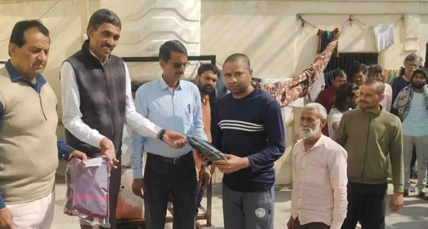 निम्बाहेडा जेल में गूंजा नर सेवा ही नारायण सेवा का मंत्र: कड़ाके की ठंड में कैदियों को मिला भारत विकास परिषद का संबल