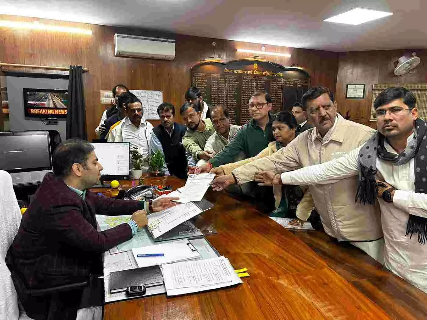 कोटा में लोकतंत्र की हत्या का आरोप: वोटर लिस्ट से कांग्रेसियों के नाम काटने के षड्यंत्र के खिलाफ सड़कों पर उतरी राखी गौतम
