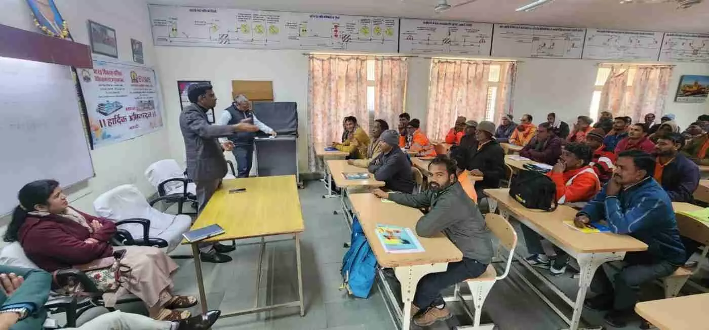 कोटा रेल मंडल की बड़ी पहल: नशा मुक्त भारत के लिए रेल कर्मियों ने ली शपथ, विशेषज्ञों ने चेताया—एक कश भी ले सकता है जान