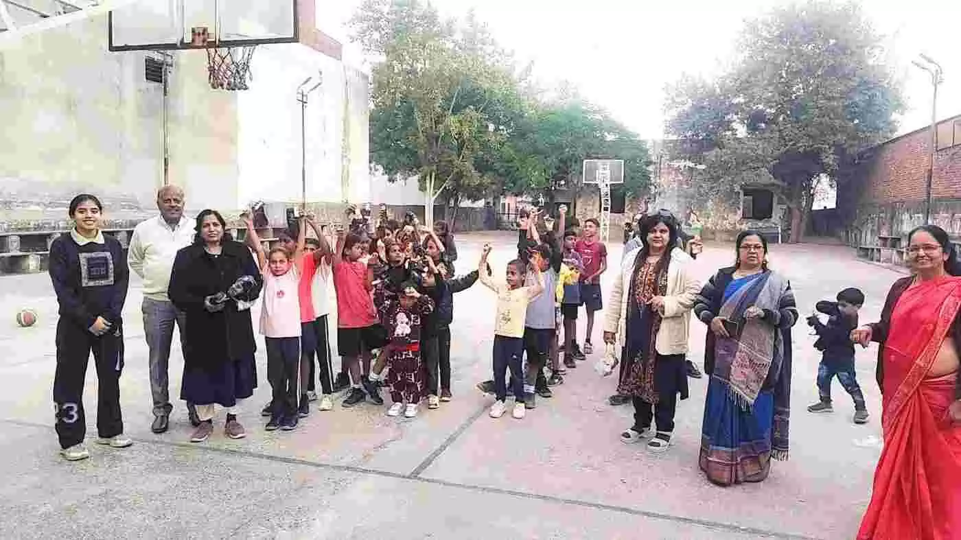 भीलवाड़ा में मकर संक्रांति पर सेवा की सरिता: वी क्लब लाडली और लायंस क्लब रूबी ने जरूरतमंदों के चेहरों पर बिखेरी मुस्कान