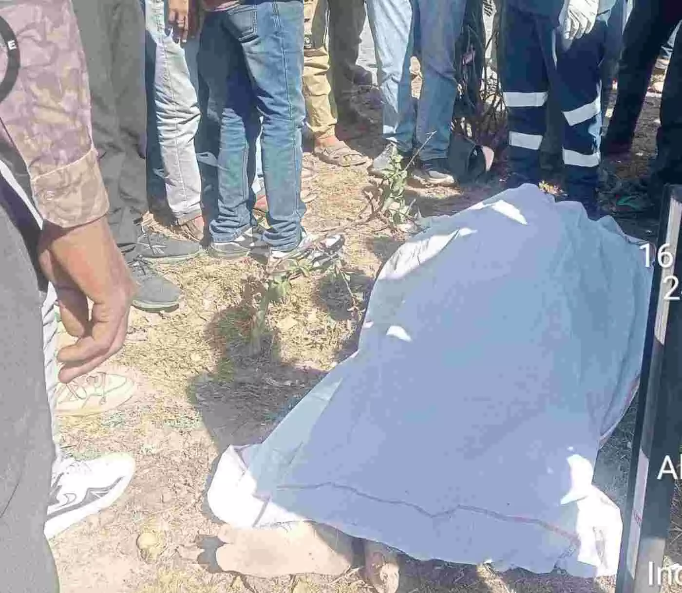 उदयपुर: भटेवर के पास रफ्तार का कहर, अज्ञात वाहन की टक्कर से बाइक सवार वृद्ध की दर्दनाक मौत