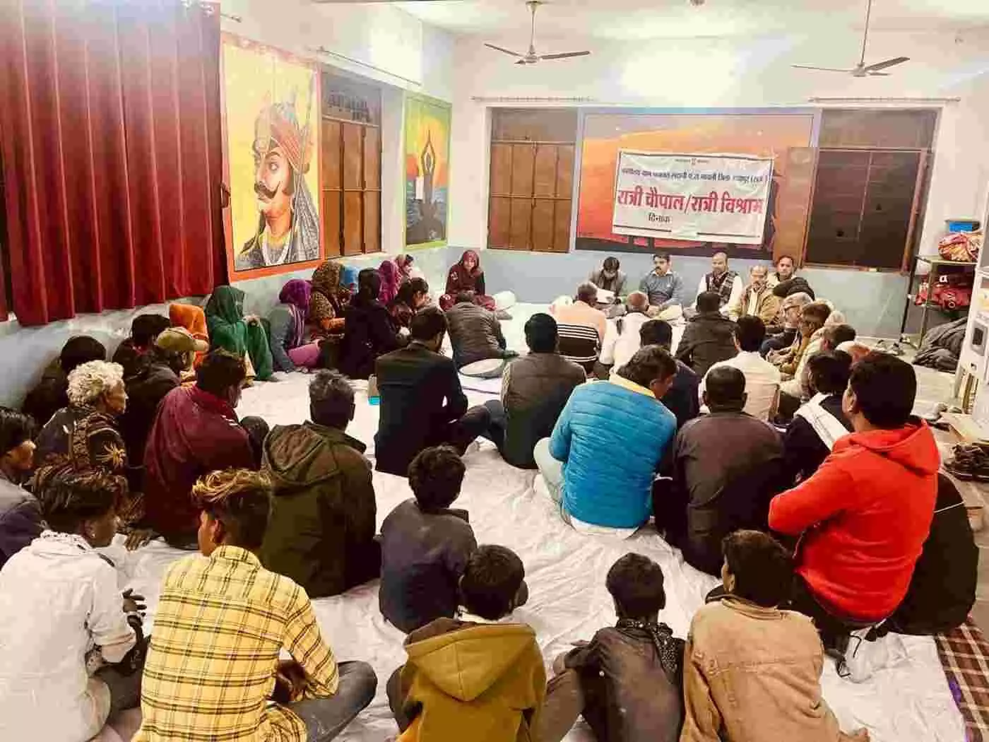 उदयपुर: लदानी में रात्रि चौपाल से जागी समाधान की आस, उपखण्ड अधिकारी ने सुनी जन-समस्याएं