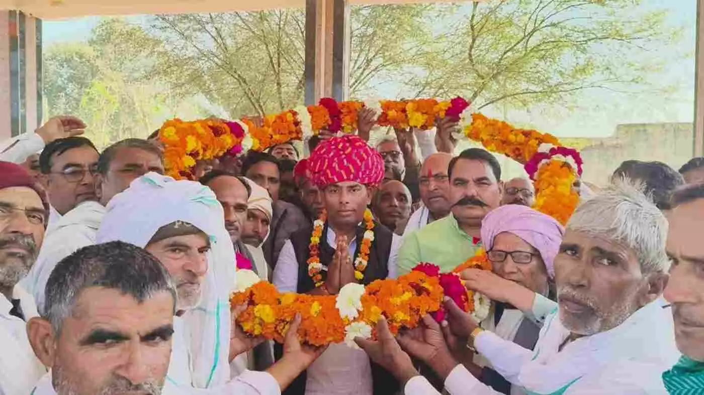 सपोटरा: नवगठित पंचायत पहाड़पुरा में विधायक हंसराज मीणा का भव्य स्वागत, उमड़ा जनसैलाब सपोटरा: नवगठित पंचायत पहाड़पुरा में विधायक हंसराज मीणा का भव्य स्वागत, उमड़ा जनसैलाब