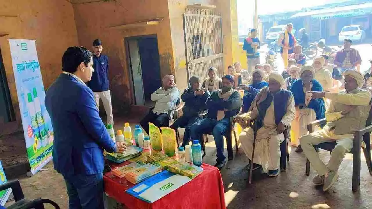 Bharatpur: Now free from heavy sacks, a small bottle has changed farmers fortunes Bharatpur: Now free from heavy sacks, a small bottle has changed farmers fortunes
