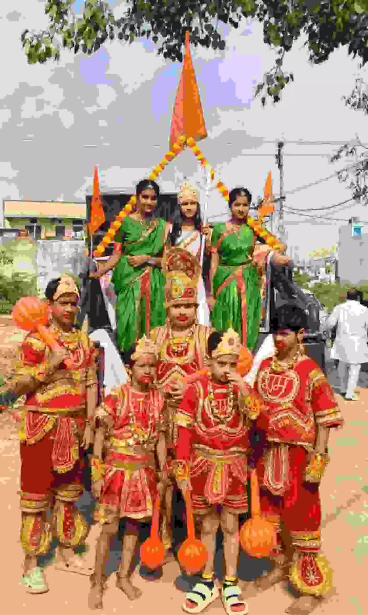 बारां में गूंजा राष्ट्रवाद का शंखनाद: राष्ट्र बदलना है तो खुद को बदलें, हिंदू सम्मेलन में उमड़ा जनसैलाब बारां में गूंजा राष्ट्रवाद का शंखनाद: राष्ट्र बदलना है तो खुद को बदलें, हिंदू सम्मेलन में उमड़ा जनसैलाब