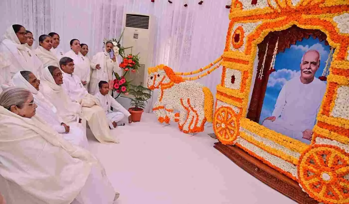 आबू रोड: ब्रह्मा बाबा की 57वीं पुण्यतिथि पर उमड़ा जनसैलाब, नारी शक्ति के पुनर्जागरण का गवाह बना शांतिवन