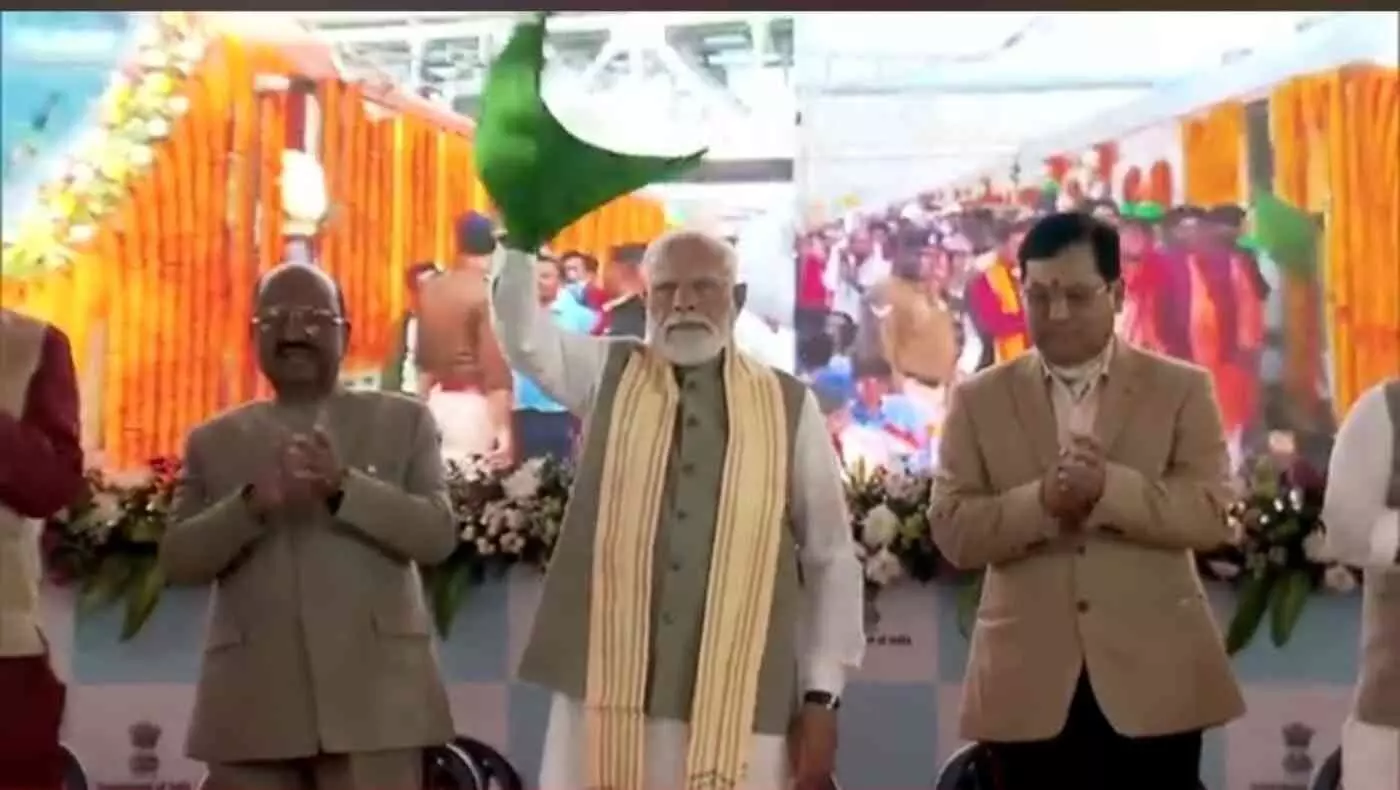 हुगली: पीएम मोदी ने सिंगूर से लिखा विकसित बंगाल का नया अध्याय, ₹830 करोड़ की सौगातों से थमेगी विकास की रफ्तार!