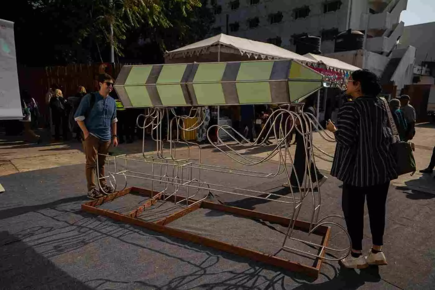 जयपुर लिटरेचर फेस्टिवल में ताक-झाँक ने बिखेरा जादू: 27 जनवरी से गुलाबी नगरी बनेगी खुली आर्ट गैलरी