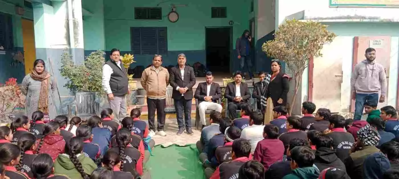 डीग: स्कूलों के बाहर मनचलों की खैर नहीं, विधिक शिविर में छात्राओं ने खोली पोल, न्यायधीशों के निर्देश पर दी गई विधिक जानकारी