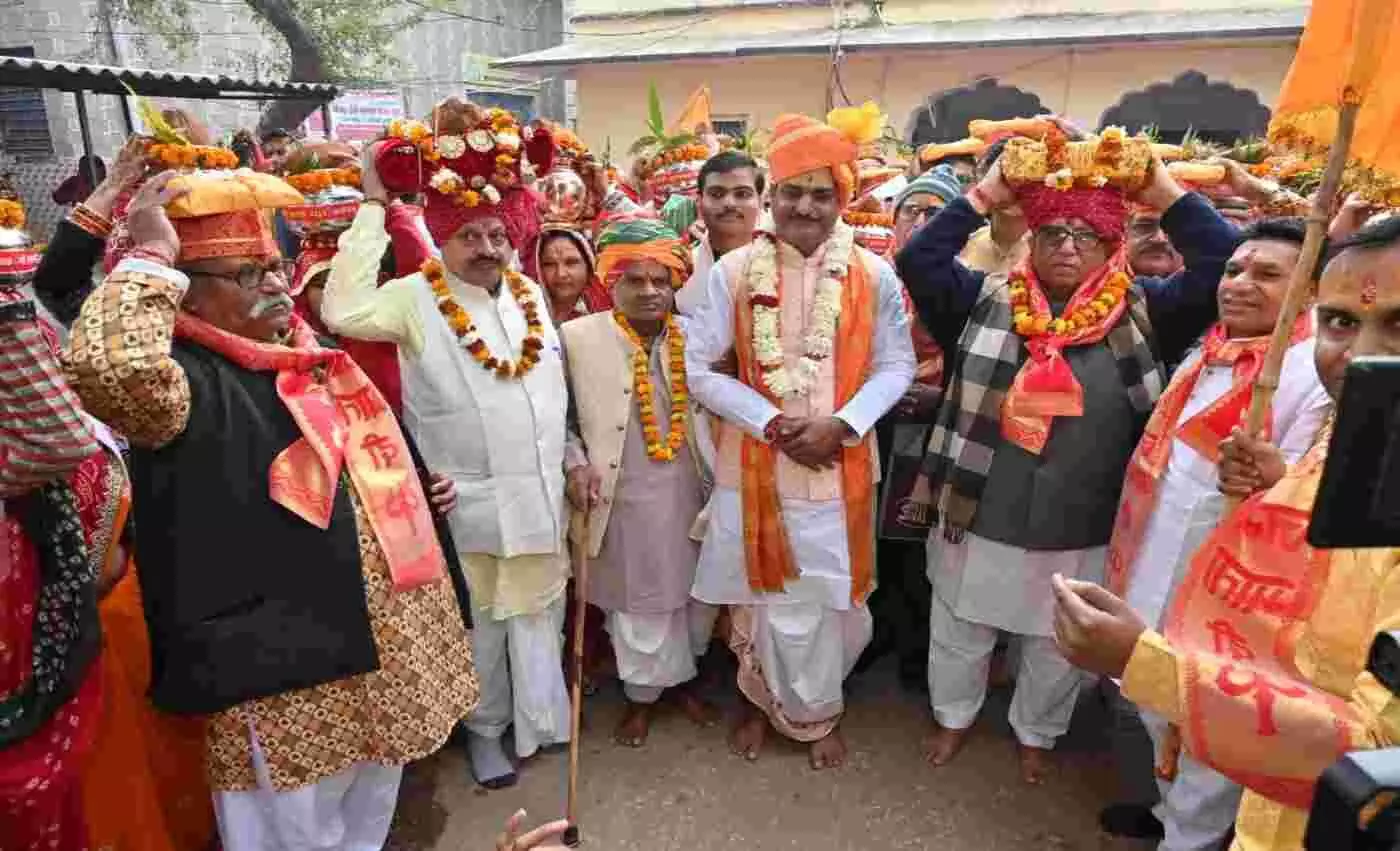 गंगापुर सिटी में भक्ति का सैलाब: 551 कलशों के साथ गूंजा मां का जयकारा, देवी भागवत कथा का भव्य शंखनाद