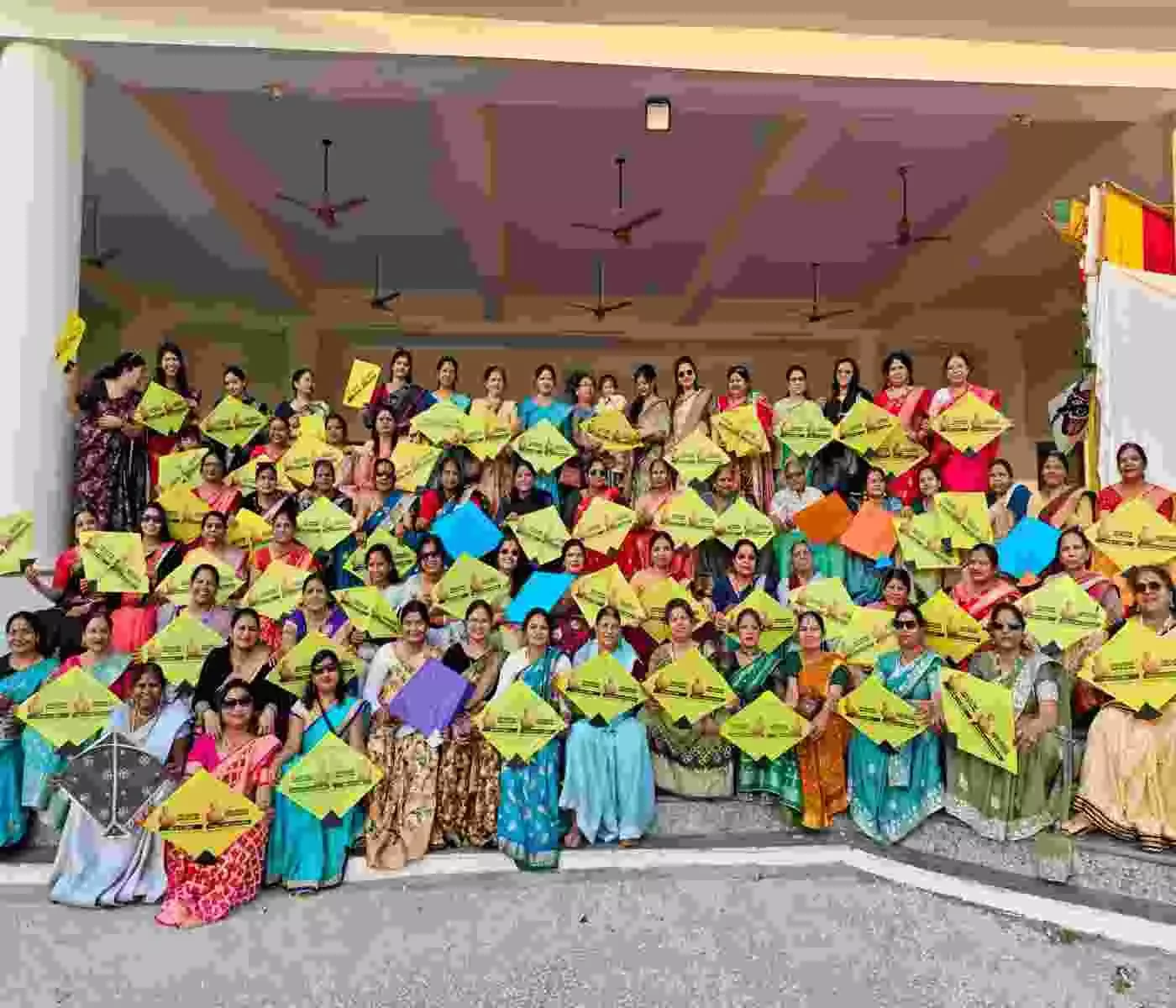 भरतपुर के आसमान में मातृशक्ति की ऊँची उड़ान: जिला अग्रवाल महिला संगठन के पतंग उत्सव सीजन-2 में उमड़ा उत्साह का सैलाब
