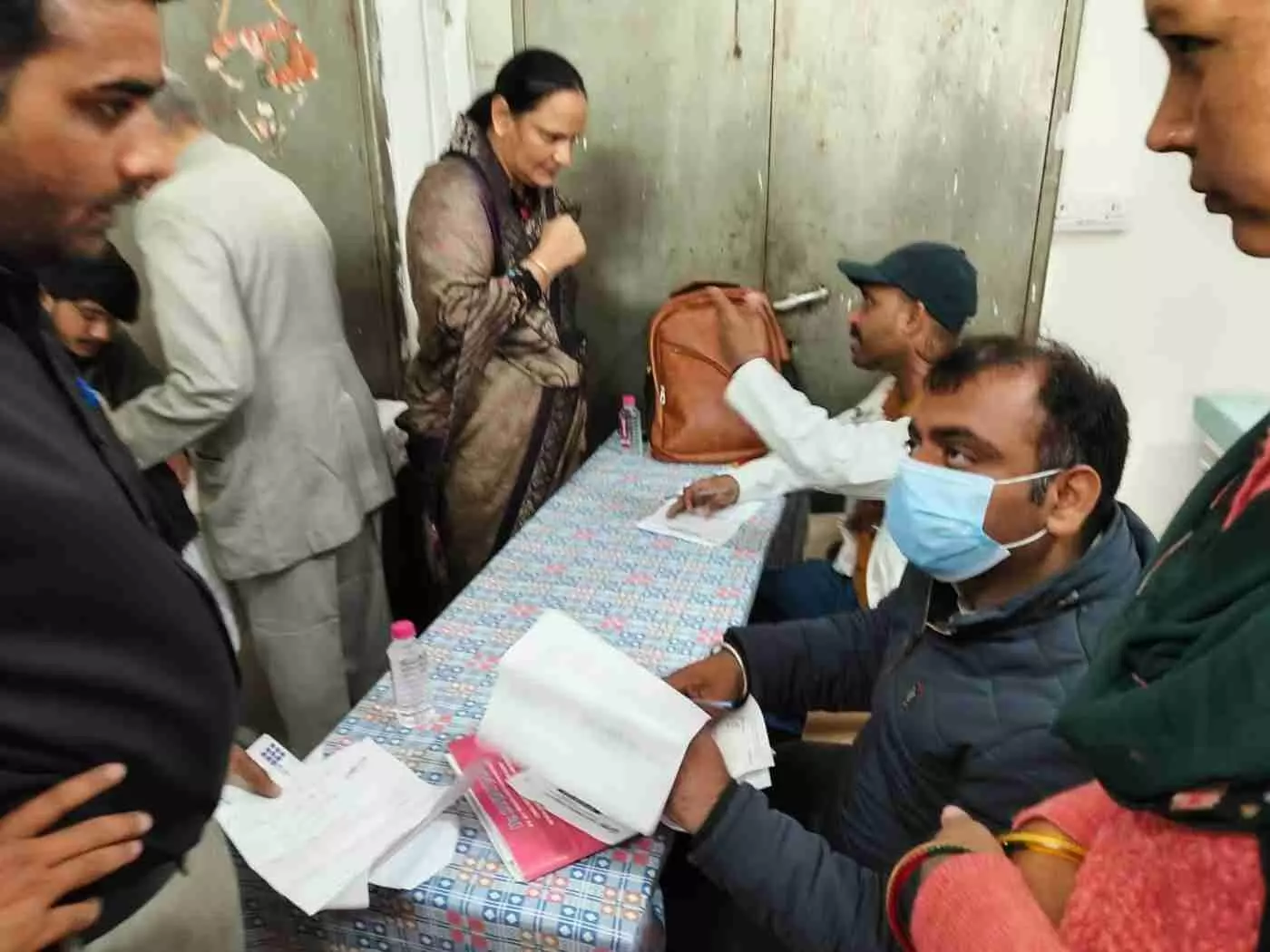 चित्तौड़गढ़ में मानवता की सेवा: भगवान महावीर समिति और पेसिफिक हॉस्पिटल के शिविर में उमड़ी भीड़