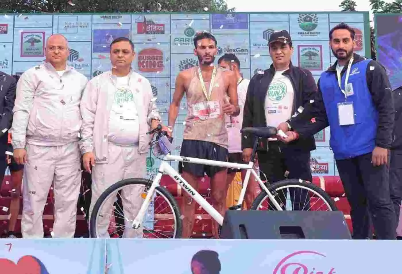 जयपुर में गूँजा पर्यावरण संरक्षण का शंखनाद: जयपुर ग्रीन रन में 5000 धावकों ने जल, जंगल और जमीन बचाने के लिए भरी हुंकार
