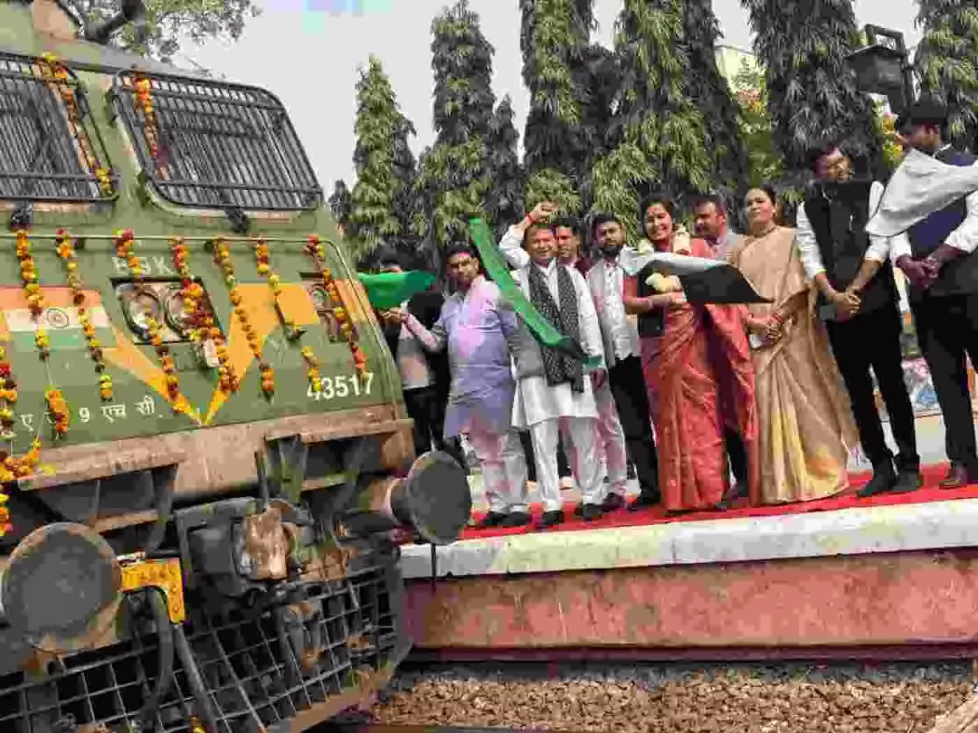 जयपुर से जगन्नाथ पुरी के लिए आस्था की विशेष ट्रेन रवाना: 1002 बुजुर्गों का सपना हुआ साकार