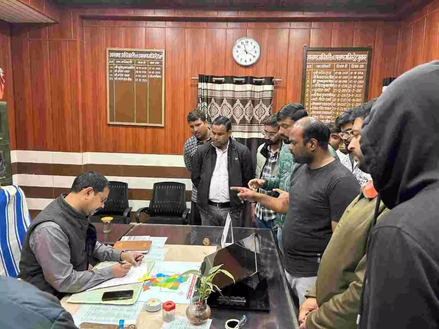 भुसावर की अस्मिता पर प्रहार: नशे के सौदागरों और अंधेरे के खिलाफ युवाओं का हल्लाबोल, SDM को सौंपा ज्ञापन