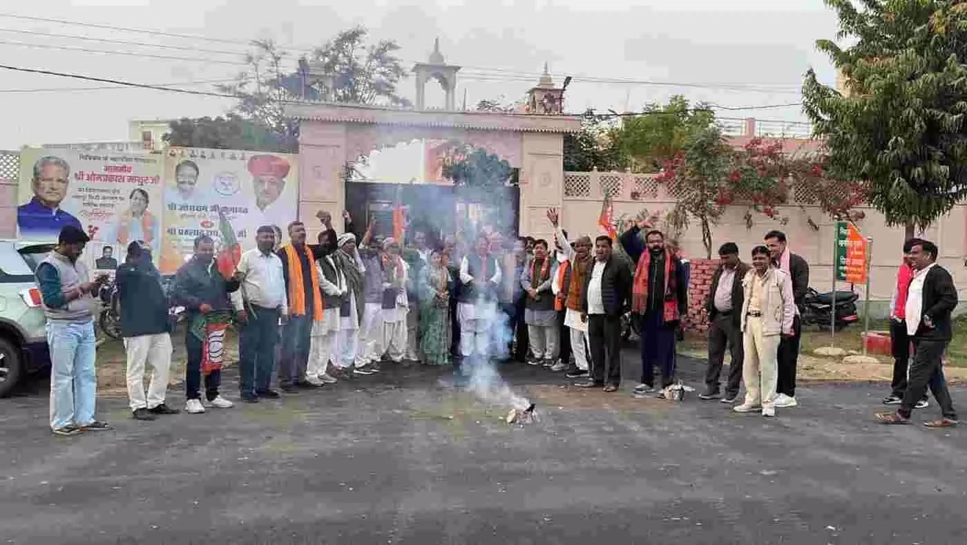 BJP workers celebrate in Gangapur City: Jaipur bypass resounds with fireworks as Nitin Naveen becomes national president