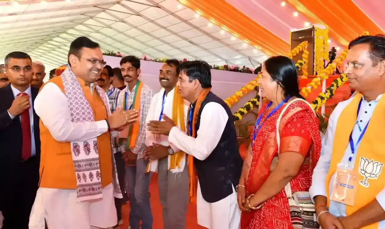 जयपुर से प्रदेश के अन्नदाताओं के लिए बड़ी सौगात: भजनलाल सरकार का ग्राम उत्थान मिशन, 2839 सर्किलों पर सजेगा योजनाओं का मेला जयपुर से प्रदेश के अन्नदाताओं के लिए बड़ी सौगात: भजनलाल सरकार का ग्राम उत्थान मिशन, 2839 सर्किलों पर सजेगा योजनाओं का मेला
