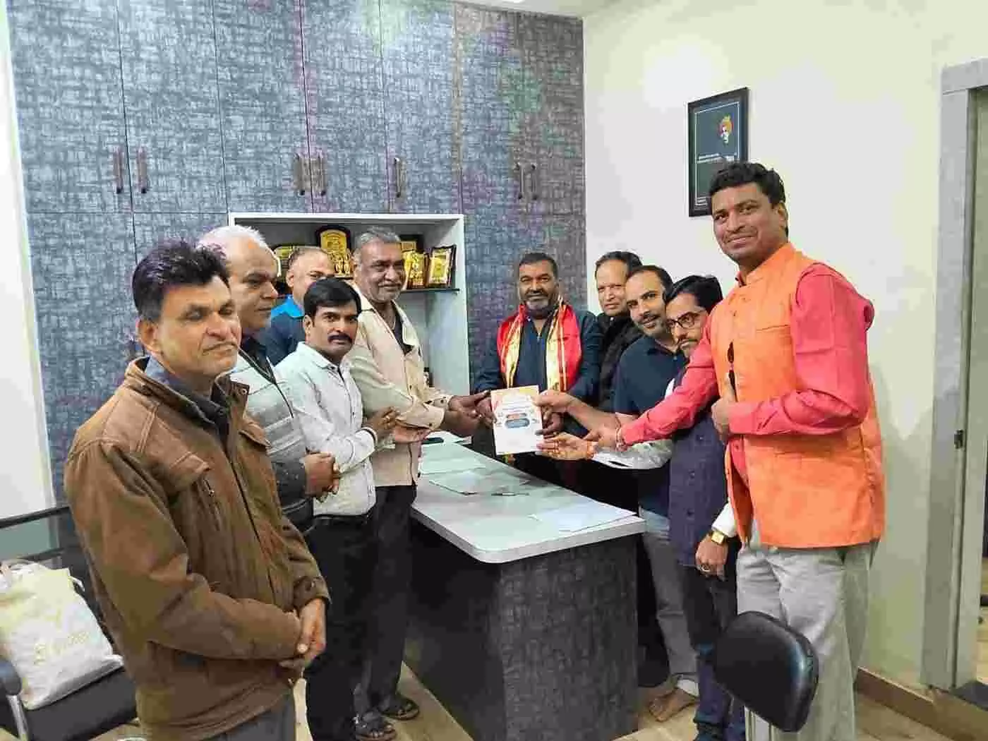 उदयपुर में श्रीमेढ़ क्षत्रिय स्वर्णकार समाज का ऐतिहासिक कदम: 23 जनवरी को गूंजेगी शहनाई, निःशुल्क सामूहिक विवाह सम्मेलन की तैयारियां पूर्ण उदयपुर में श्रीमेढ़ क्षत्रिय स्वर्णकार समाज का ऐतिहासिक कदम: 23 जनवरी को गूंजेगी शहनाई, निःशुल्क सामूहिक विवाह सम्मेलन की तैयारियां पूर्ण