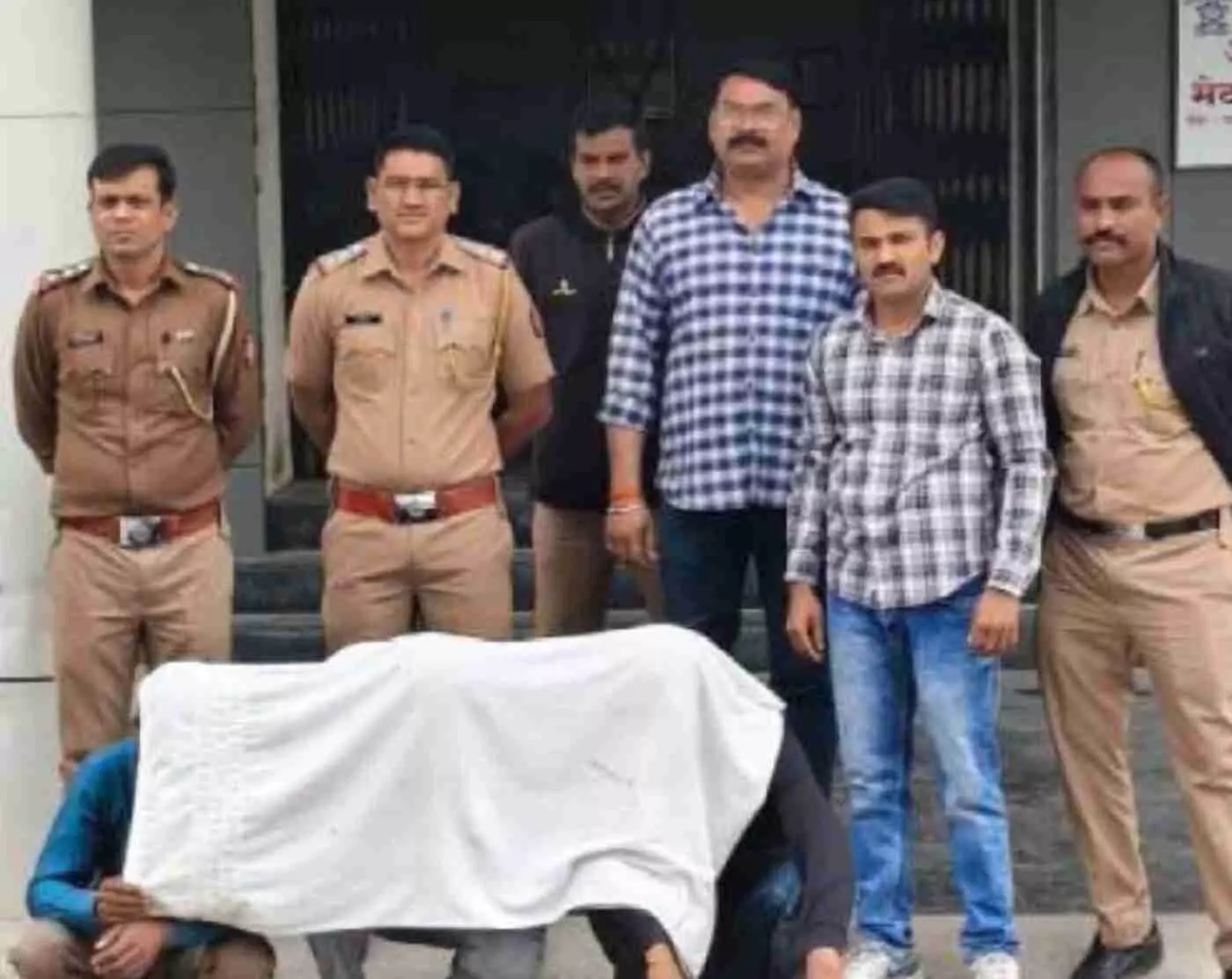 अमरावती में सनसनीखेज वारदात: निलेश बदुकले हत्याकांड का पर्दाफाश, साजिश के तहत हुआ था कत्ल अमरावती में सनसनीखेज वारदात: निलेश बदुकले हत्याकांड का पर्दाफाश, साजिश के तहत हुआ था कत्ल