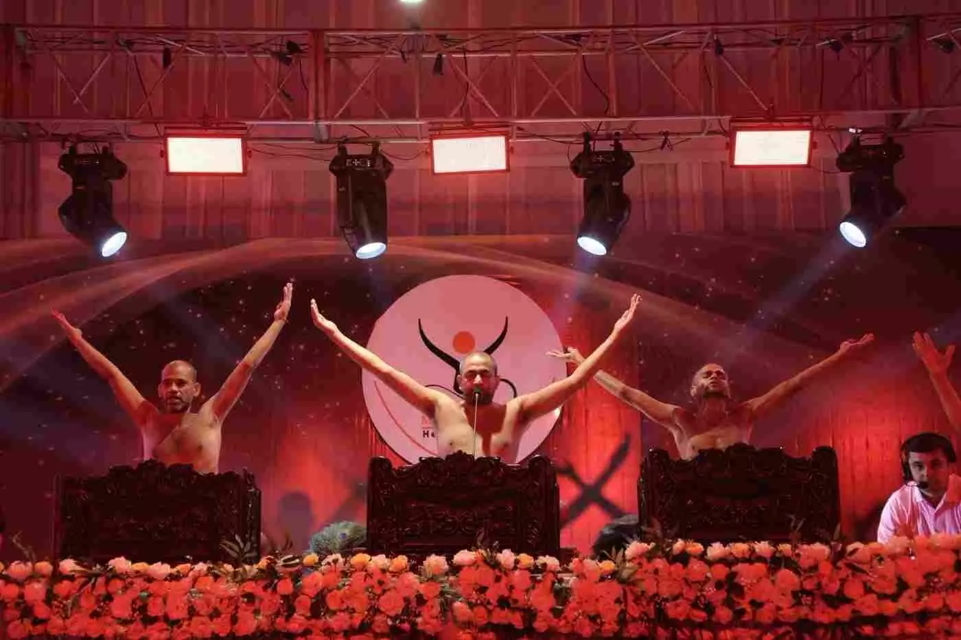 भीलवाड़ा में मुनि आदित्य सागर के मंत्राक्ष का जादू: दिव्य ऊर्जा से मिटेंगे तनाव और व्यसन, उमड़ा जनसैलाब