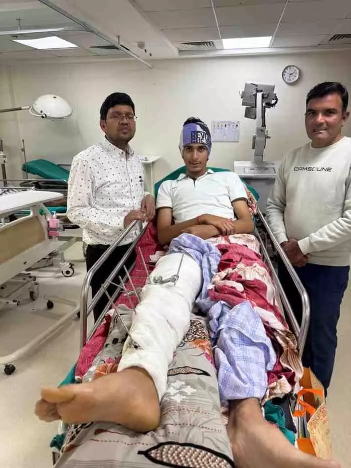 जयपुर: मणिपाल हॉस्पिटल के डॉक्टरों ने दिखाया चमत्कार, मौत के मुँह से खींचकर सुरक्षित बचाया युवक का पैर
