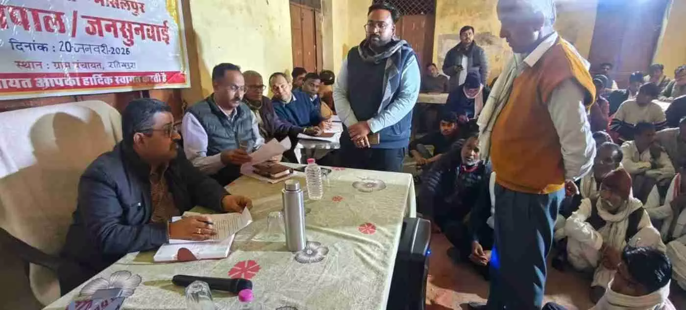 करौली: रतियापुरा में जिला कलक्टर की रात्रि चौपाल, समस्याओं का मौके पर समाधान और वी़डीओ को सख्त निर्देश