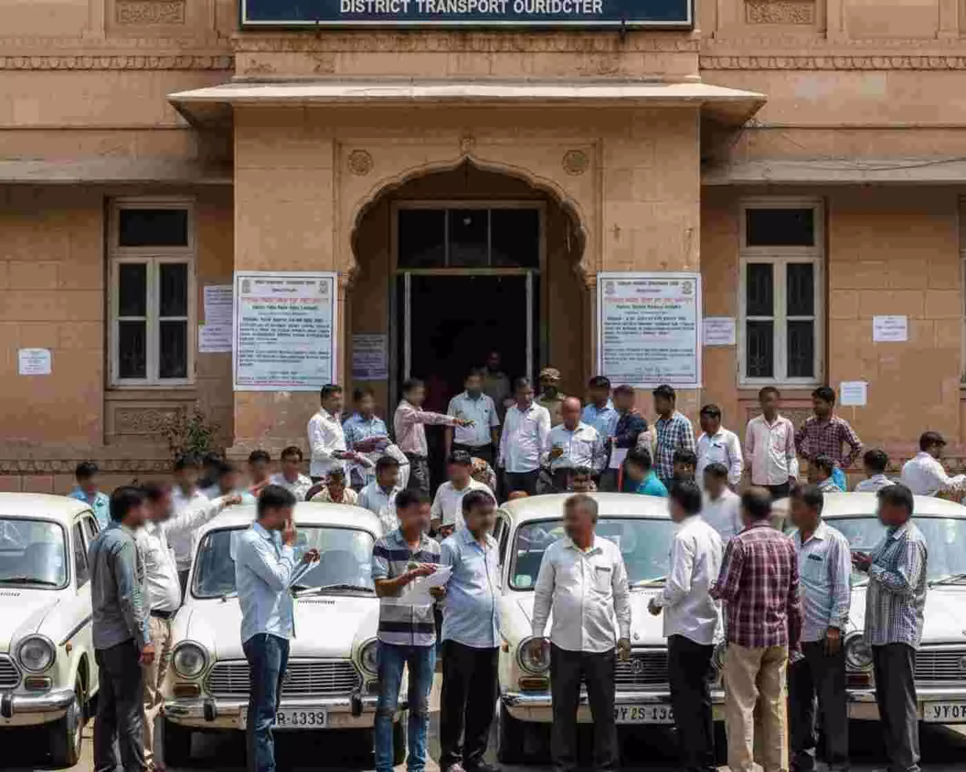 Ai generated image-सवाई माधोपुर: परिवहन विभाग की बड़ी कार्रवाई, फर्जीवाड़े की आशंका के बीच अब वाहनों का होगा भौतिक सत्यापन