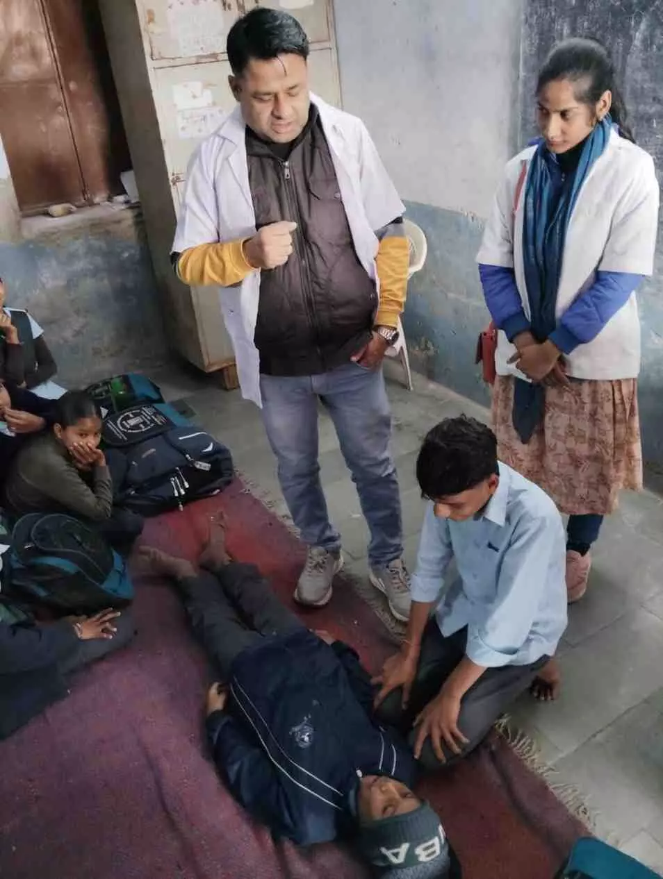 सवाई माधोपुर के शिक्षण संस्थानों में गूंजा जीवन बचाने का मंत्र: विद्यार्थी बनेंगे संकट के समय देवदूत, सीख रहे सीपीआर के गुर