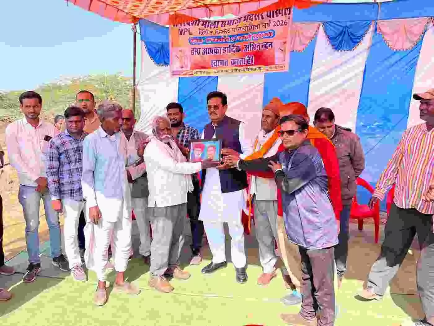 निंबाहेड़ा: वीर भगतसिंह स्टेडियम में सगरवंशी माली समाज का क्रिकेट महाकुंभ संपन्न, पूर्व मंत्री आंजना ने थपथपाई युवाओं की पीठ